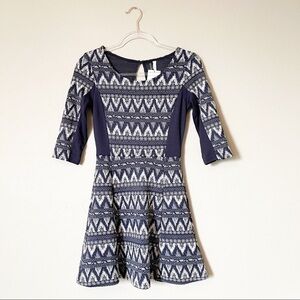 H&M Women's Printed Fit and Flare Mini Dress Navy Blue Keyhole Back 4 NWT